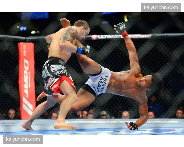 特写：争议判罚后，拉齐奥队长因莫比莱与裁判激烈交流