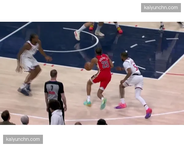 快船不敌鹈鹕,泰伦·卢赛后坦言球队在应对“无限换防”时办法不多。 快船不敌鹈鹕,泰伦·卢赛后坦言球队在应对“无限换防”时办法不多。