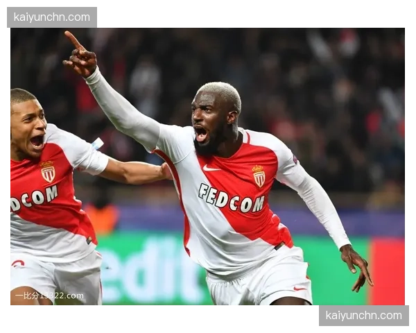 恩波利主场为即将退役的老将帕里斯举行了简短告别仪式 恩波利主场为即将退役的老将帕里斯举行了简短告别仪式